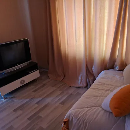 13 Floor Panorama Apartment *